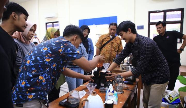 Kompetisi Skema Pelatihan dan Sertifikasi Barista oleh Dinas Kebudayaan dan Pariwisata (Disbudpar) Kota Tangerang (foto:ist)