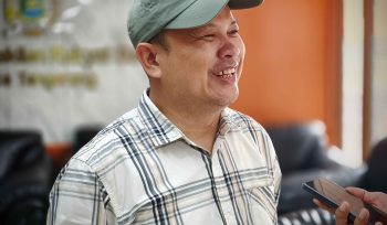 Wakil Ketua DPRD Kota Tangerang, Turidi Susanto saat di wawancara tentang Persorsi Kota Tangerang (foto:tangerangpedia)