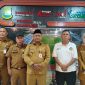 Kepala Dispora Kaonang (tengah) bersama Ketua Tim Kerja Olahraga Dispora Kota Tangerang (foto:ist)