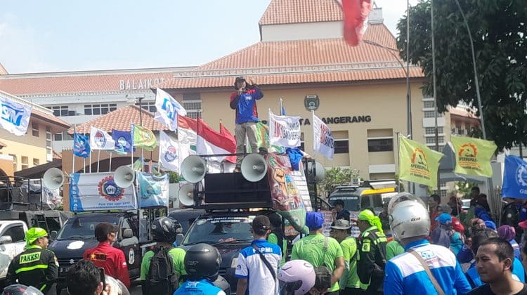 Buruh Kota Tangerang Tuntut Kenaikan UMK 2026 Sebesar 11,28 Persen
