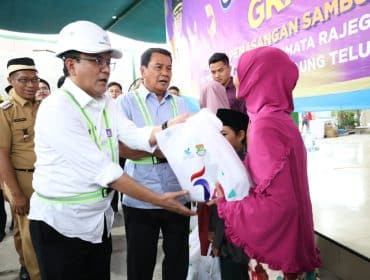 Program Sambungan Langsung (SL) air bersih gratis bagi warga Perumahan Pondok Permata saat HUT Kabupaten Tangerang ke-393 (foto:ist)