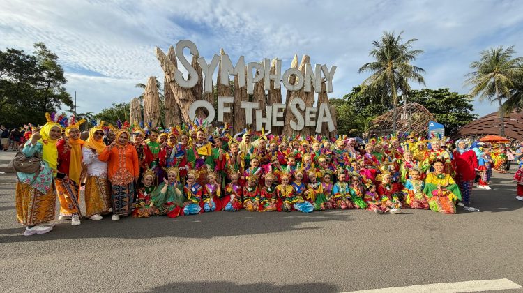 Sanggar Tari Kirana Kota Tangerang ikut pecahkan Rekor MURI Nandak Ondel-ondel Betawi di Ancol. (Foto: ist)