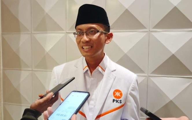 Wakil Ketua DPRD Kota Tangerang, Arief Wibowo saat menanggapi Serapan Anggaran Pemkot Tangerang (foto:Zie)