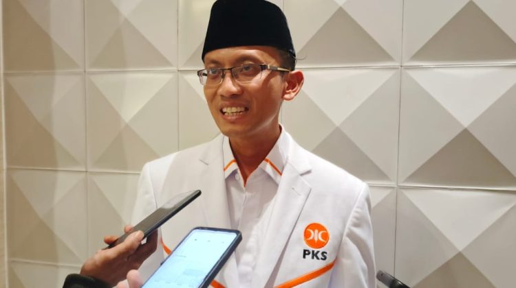 Wakil Ketua DPRD Kota Tangerang, Arief Wibowo saat menanggapi Serapan Anggaran Pemkot Tangerang (foto:Zie)