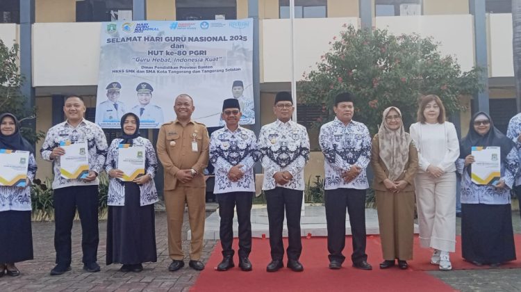 Penandatanganan kerja sama antara 63 BKK SMK se-Kota Tangerang dengan P3MI di Peringatan HUT PGRI dan HGN (foto: ist)