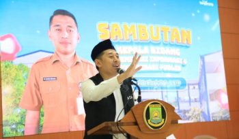 Kepala Bidang Diseminasi Informasi dan Komunikasi Publik Diskominfo Kota Tangerang, Ian Chavidz Rizqiullah menjelaskan tentang KIS (foto:ist)
