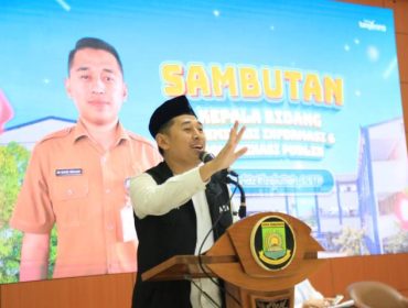 Kepala Bidang Diseminasi Informasi dan Komunikasi Publik Diskominfo Kota Tangerang, Ian Chavidz Rizqiullah menjelaskan tentang KIS (foto:ist)