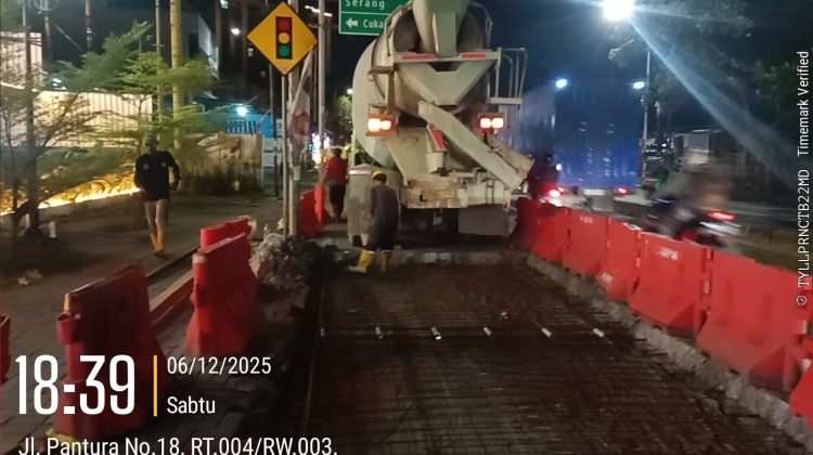 Pengerjaan Jalan Gatsu dan M. Toha oleh Tirta Benteng dengan Pengawasan PUPR (foto: ist)