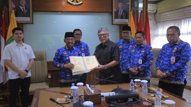 Penyelesaian kerja sama Proyek Pengolahan Sampah Menjadi Energi Listrik (PSEL) Kota Tangerang bersama PT Oligo Infra Swarna Nusantara (PT OISN) (foto:ist)