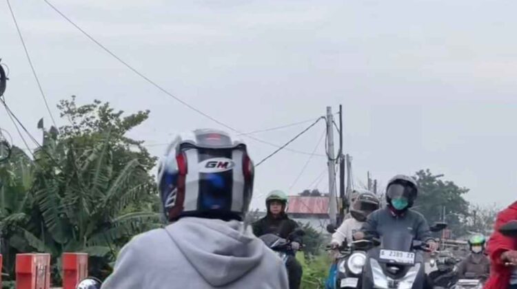 Jembatan penghubung antara Jalan Raya Bayur - Sangego - Cadas (foto:ist)