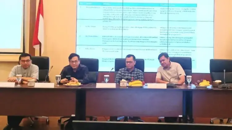 Kegiatan pembinaan bagi seluruh kepala sekolah negeri yang d gelar di Aula Blandongan (foto:ist)