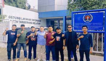 Ketua PWI Banten Rian Nopandra saat mengunjungi PWI Tangsel untuk mematangkan persiapan HPN Banten 2026 (foto: ist)