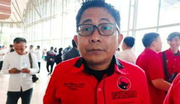 Ketua DPC PDI Perjuangan Kota Tangerang, Gatot Wibowo menanggapi Pilkada lewat DPRD (foto: Zie)