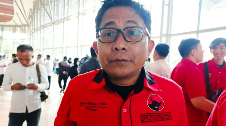 Ketua DPC PDI Perjuangan Kota Tangerang, Gatot Wibowo menanggapi Pilkada lewat DPRD (foto: Zie)