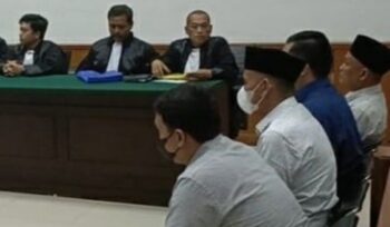 Empat Orang Terdakwa saat Menjalani Sidang Perdana Kasus Pagar Laut Tangerang di Pengadilan Tipikor PN Serang, Selasa, 30 September 2025. Foto: Ist
