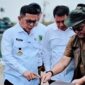 Gubernur Banten Andra Soni bersama Bupati Tangerang Moch Maesyal Rasyid saat meninjau TPA Jatiwaringin yang akan menjadi Lokasi Aglomerasi PSEL Tangerang Raya (foto: ist)