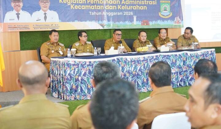 Wakil Wali Kota Tangerang H. Maryono saat membuka kegiatan Pembinaan Administrasi Kecamatan dan Kelurahan Tahun anggaran 2026 (foto:ist)