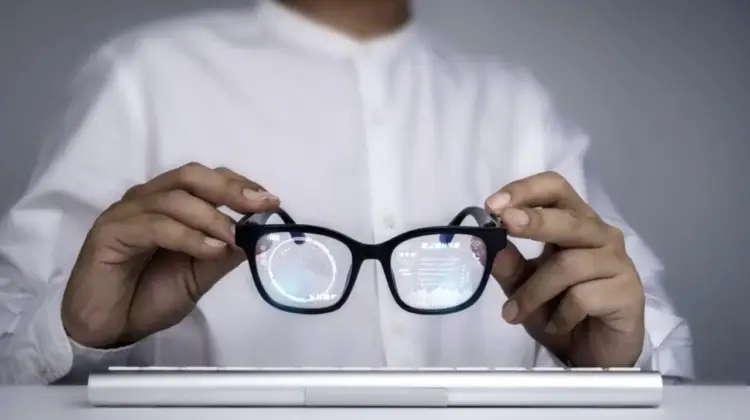 Lenovo Perkenalkan Desain Inovatif Teknologi Kacamata Pintar AI di CES 2026