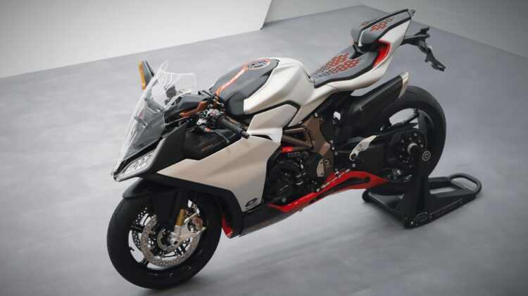 QJMOTOR SRK 921 2026: Motor Naked 921 cc dengan Teknologi Superbike, Desain Italia, dan Fitur Lengkap untuk Gen Z