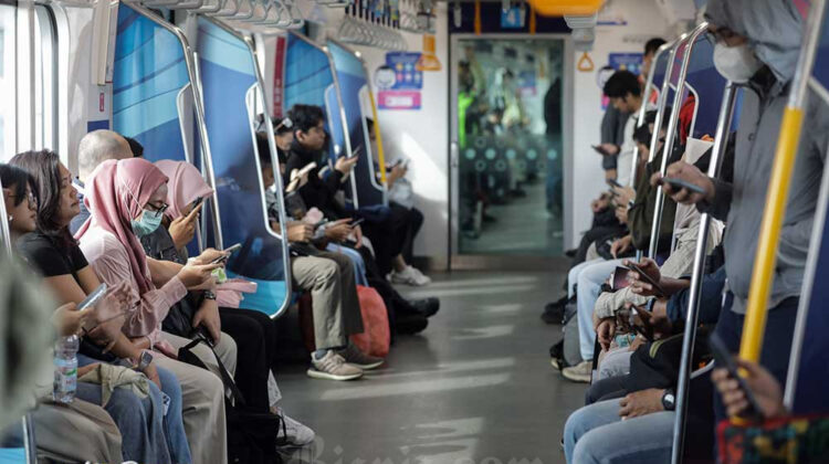 MRT Izinkan Penumpang Berbuka Puasa di Dalam Kereta Selama Ramadan