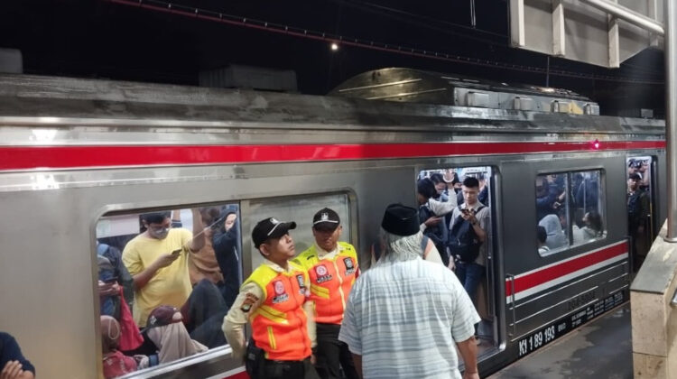 Aturan Buka Puasa di KRL dan MRT, Ini yang Diperbolehkan dan Dilarang