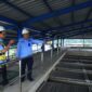Dirtek Perumda Tirta Benteng bersama staff saat mengecek kualitas air (foto:ist)