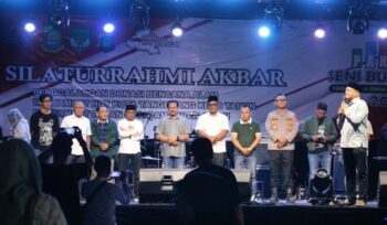 Camat Pinang, Syarifudin Harja Winata bersama Forum OKP - Ormas, juga jajaran kepolisian  dalam rangkaian peringatan HUT ke-33 Kota Tangerang (foto:ist)