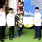 Penyerahan piagam kepada Dinas Pendidikan Kota Tangerang dalam kegiatan Penilaian Maladministrasi Pelayanan Publik Tahun 2025 di Ruang Patio Puspem Kota Tangerang (foto:ist)