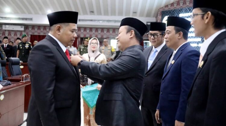 Pelantikan Hendra Gunawan dalam Rapat Paripurna DPRD Kota Tangerang (foto:ist)