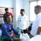 Wali Kota H.Sachrudin bersama Gubernur Banten Andra Soni meninjau kesiapan layanan kesehatan di RSUD Kota Tangerang serta berbincang dengan pasien (foto:ist)