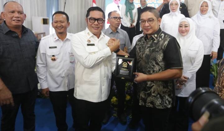Komisi VIII DPR RI Dalam kunjungan kerja ke Dinas Sosial bersama Wakil Walikota dan Kepala Dinas Sosial Kota Tangerang (foto:ist)