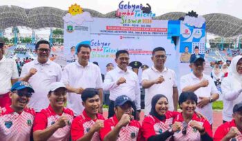 Mendikdasmen Abdul Mu'ti, Gubernur Banten Andra Soni, Walikota Tangerang Sachrudin dan walikota Tangerang Maryono Hasan, Bupati Tangerang Maesyal Rasyid dalam acara Gebyar Lomba Talenta Siswa 2026 O2SN, FLS3N dan LKS yang dirangkaikan dengan deklarasi budaya sekolah aman dan nyaman serta peluncuran Adiwiyata SMA, SMK dan SKh se-Provinsi Banten yang dilaksanakan di Stadion Benteng Reborn, Kota Tangerang. Foto: tangerangpedia