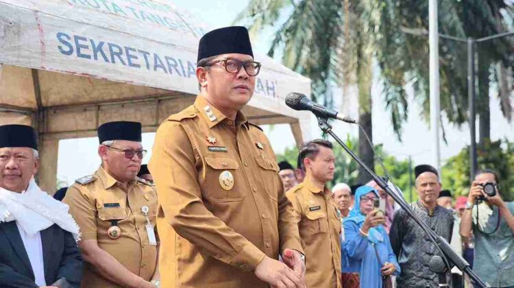Wakil Wali Kota Tangerang, H. Maryono Hasan saat pelepasan Jemaah Haji Kloter 16 di taman elektrik Pusat Pemerintahan Kota Tangerang (foto:Tangerangpedia)