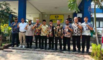 Walikota Tangerang Sachrudin, Camat Larangan Nasrullah bersama jajaran lain dalam Forum Sahabat Tunas di SMP Negeri 25 Kota Tangerang (foto:ist)