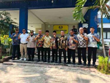Walikota Tangerang Sachrudin, Camat Larangan Nasrullah bersama jajaran lain dalam Forum Sahabat Tunas di SMP Negeri 25 Kota Tangerang (foto:ist)