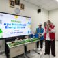 Pegawai PLN UP3 Bintaro memberikan penjelasan kepada siswa SMPN 28 Kota Tangerang dalam mengenal lebih dekat proses penyaluran listrik dan keselamatan ketenagalistrikan (foto:ist)