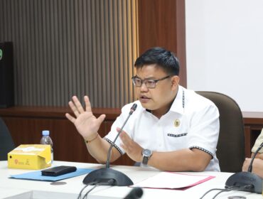 Anggota Komisi I Christian Lois saat RDP (foto:ist)