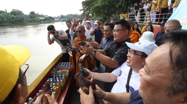 Kegiatan Ekoteologi yang digelar di Dermaga Boen Tek Bio (foto:ist)