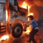 Pemadaman Sebuah truk terbakar di Tol Tangerang-Jakarta KM 13 oleh petugas (foto:ist)