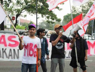 Lingkar Aspirasi Publik (LAP)saat aksi demonstrasi untuk mengusut tuntas dugaan korupsi yang terjadi di lingkungan Badan Gizi Nasional (BGN) (foto:zie)