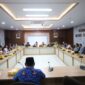 Rapat Dengar Pendapat (RDP) yang digelar Komisi I DPRD Kota Tangerang bersama Perhimpunan Penghuni Perumahan Modernland Tangerang (PPPMT) dan pihak pengembang PT Modernland Realty. (Foto: ist)