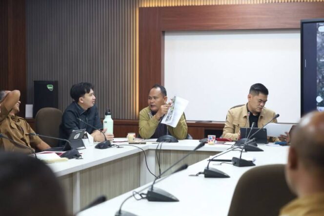 Rapat Dengar Pendapat (RDP) Komisi I DPRD Kota Tangerang dalam pembahasan Fasos Fasum warga Panunggangan Barat (foto:ist)