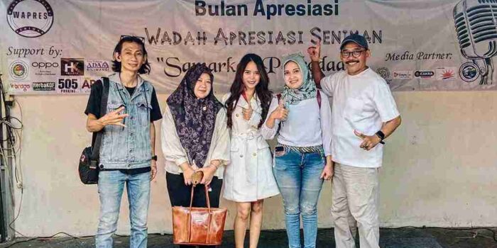 Redi bersama rekan pada acara Bulan Apresiasi WApreS (foto: ist)