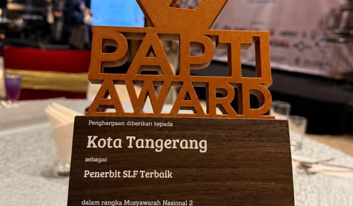 Piagam penghargaan PAPTI AWARD untuk Pemerintah Kota Tangerang atas Kategori Penerbit SLF Terbaik (foto: ist)